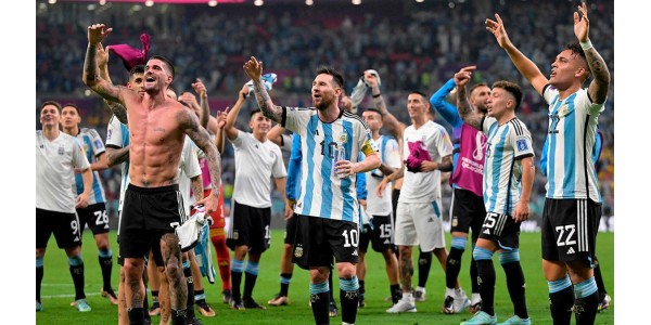 Messi teki maalin 1000. ottelussaan Argentiina 2-1 Australia