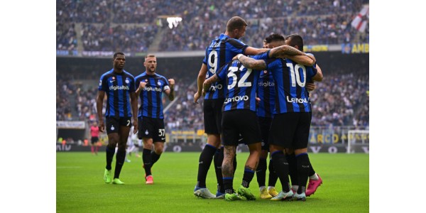 Inter Milan voitti helposti FC Viktoria Plzenin 4-0 ja eteni 16. kierrokseen