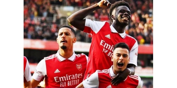 Arsenal takaisin Premier League -luokituksen huipulle, pisteytettiin minuutissa, 3: 2 voitti Liverpoolin