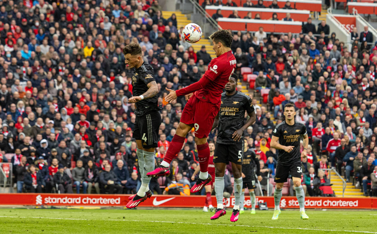 Valioliiga: Liverpool 2-2 Arsenal, Manchester City hyötyvät eniten