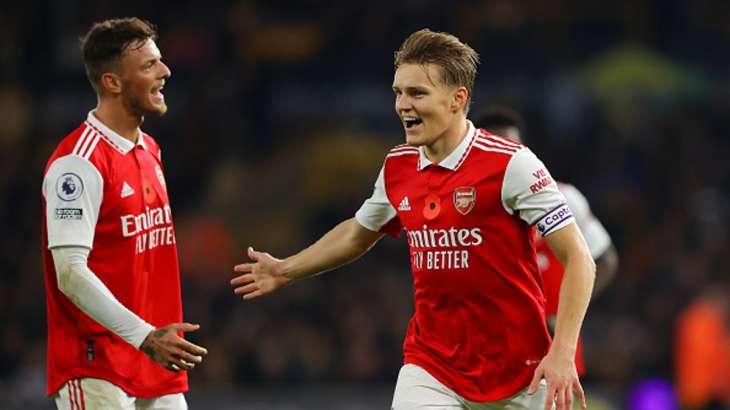 Arsenal jatkaa Premier League kärjessä