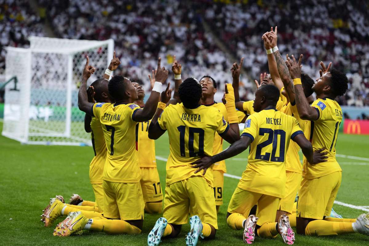 Isäntä hävisi ensimmäisen pelin MM-kisojen historiassa, Qatar 0:2 Ecuador